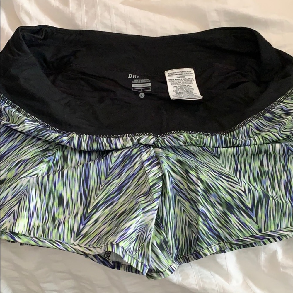 Nike running shorts 🌿